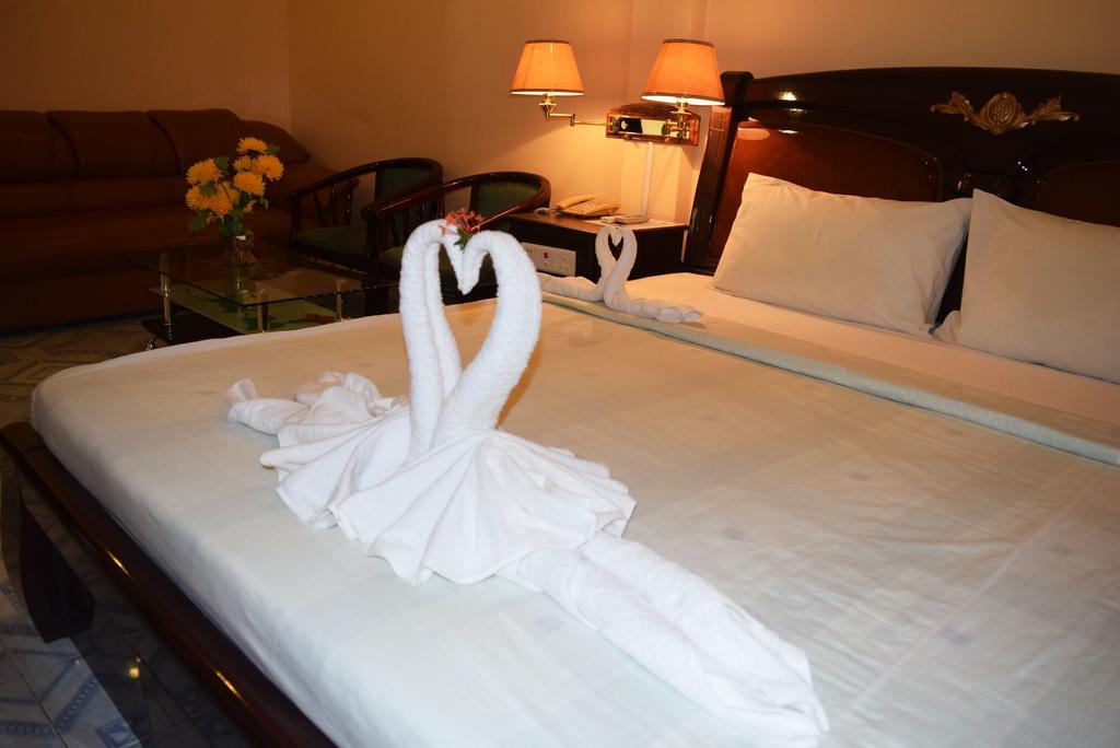 Reaksmey Battambang Hotel Exterior foto